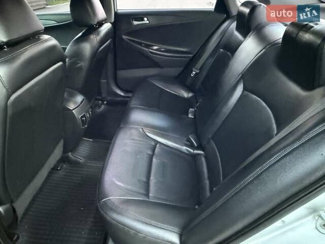 Серый Хендай Соната, объемом двигателя 2 л и пробегом 216 тыс. км за 8200 $, фото 49 на Automoto.ua