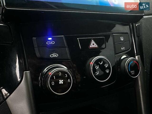 Серый Хендай Соната, объемом двигателя 2 л и пробегом 207 тыс. км за 8500 $, фото 25 на Automoto.ua