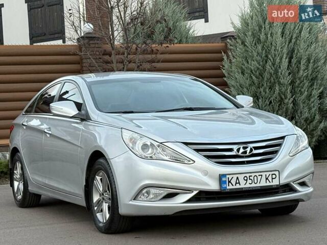 Серый Хендай Соната, объемом двигателя 2 л и пробегом 216 тыс. км за 8200 $, фото 13 на Automoto.ua
