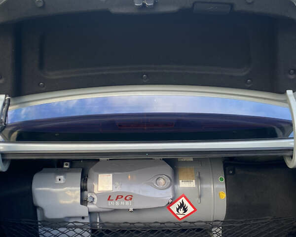 Серый Хендай Соната, объемом двигателя 2 л и пробегом 323 тыс. км за 7700 $, фото 14 на Automoto.ua