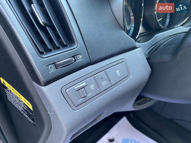 Серый Хендай Соната, объемом двигателя 2.36 л и пробегом 200 тыс. км за 9300 $, фото 36 на Automoto.ua