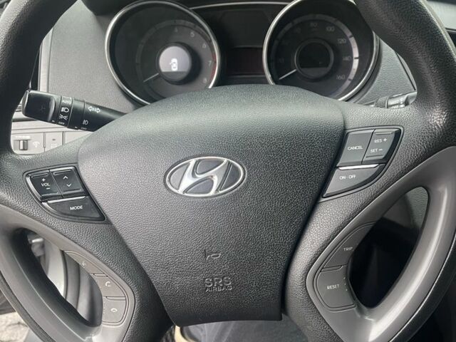 Серый Хендай Соната, объемом двигателя 2.4 л и пробегом 270 тыс. км за 7800 $, фото 11 на Automoto.ua