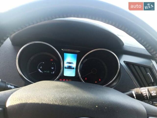 Сірий Хендай Соната, об'ємом двигуна 2.4 л та пробігом 150 тис. км за 11500 $, фото 18 на Automoto.ua