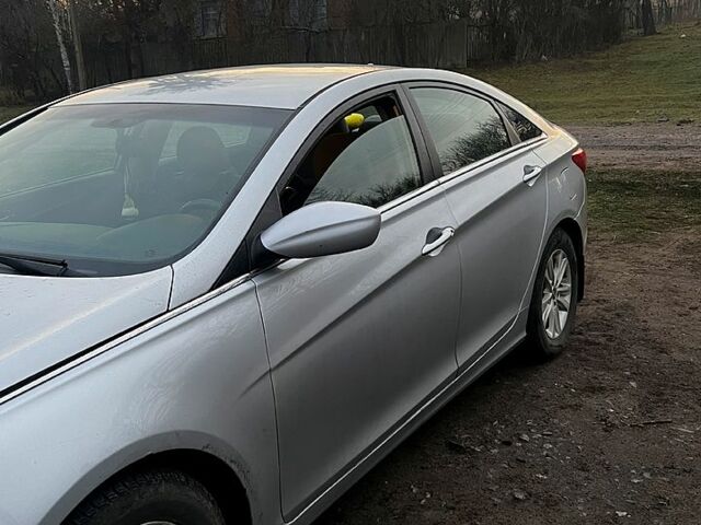 Сірий Хендай Соната, об'ємом двигуна 2.4 л та пробігом 170 тис. км за 8200 $, фото 2 на Automoto.ua
