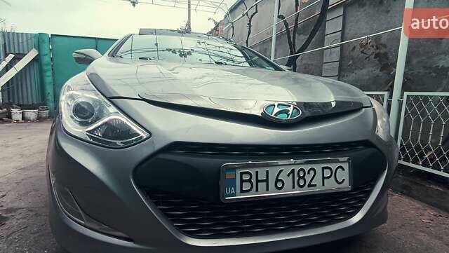 Серый Хендай Соната, объемом двигателя 2.36 л и пробегом 360 тыс. км за 9100 $, фото 3 на Automoto.ua