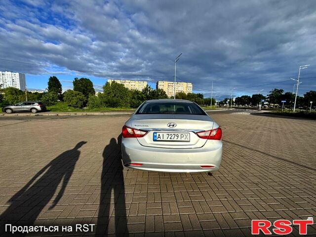 Сірий Хендай Соната, об'ємом двигуна 2 л та пробігом 190 тис. км за 8000 $, фото 2 на Automoto.ua
