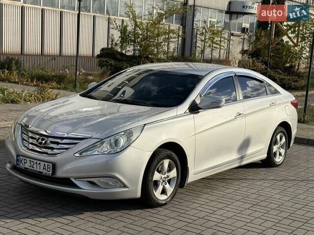 Серый Хендай Соната, объемом двигателя 2 л и пробегом 222 тыс. км за 6999 $, фото 14 на Automoto.ua