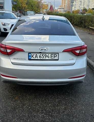 Серый Хендай Соната, объемом двигателя 2 л и пробегом 434 тыс. км за 9400 $, фото 1 на Automoto.ua