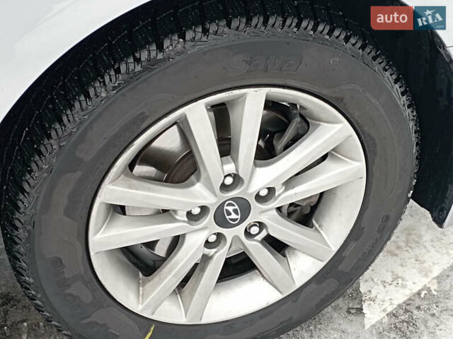 Сірий Хендай Соната, об'ємом двигуна 2.36 л та пробігом 200 тис. км за 7700 $, фото 15 на Automoto.ua