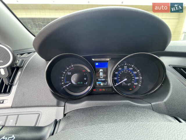 Хендай Соната 2014 у Запоріжжя на Automoto.ua Сірий Хендай Соната, об'ємом двигуна 2.4 л та пробігом 187 тис. км за 11000 $, фото 17 на Automoto.ua