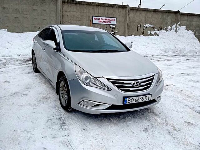 Серый Хендай Соната, объемом двигателя 2 л и пробегом 590 тыс. км за 8200 $, фото 5 на Automoto.ua