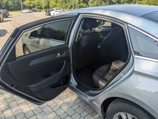 Сірий Хендай Соната, об'ємом двигуна 2 л та пробігом 360 тис. км за 10000 $, фото 6 на Automoto.ua