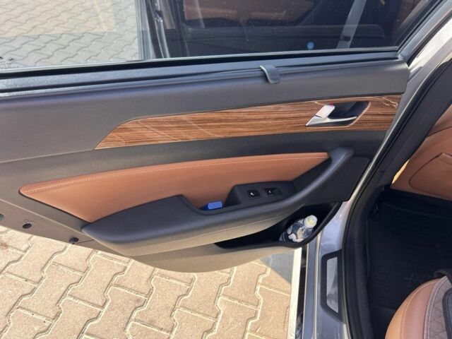 Сірий Хендай Соната, об'ємом двигуна 2.36 л та пробігом 112 тис. км за 11500 $, фото 8 на Automoto.ua