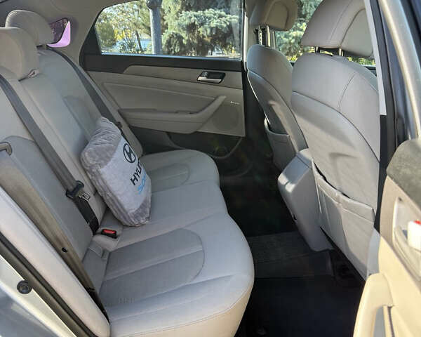 Хендай Соната 2014 у Одесі на Automoto.ua Сірий Хендай Соната, об'ємом двигуна 2.4 л та пробігом 159 тис. км за 9500 $, фото 10 на Automoto.ua