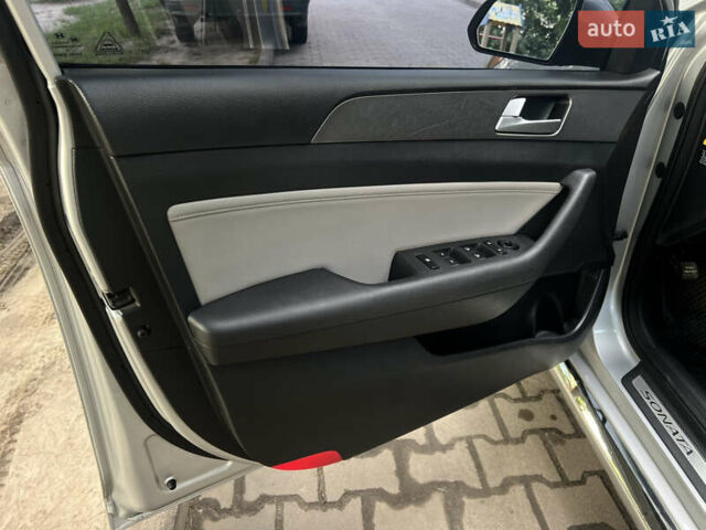 Серый Хендай Соната, объемом двигателя 2 л и пробегом 138 тыс. км за 10899 $, фото 29 на Automoto.ua