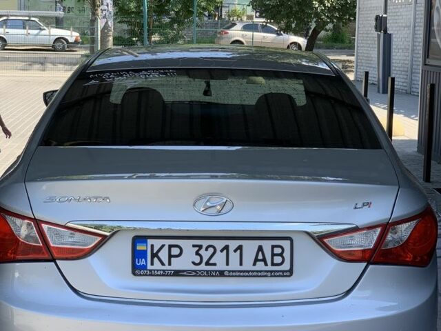Хендай Соната 2014 в Запорожье на Automoto.ua Серый Хендай Соната, объемом двигателя 2 л и пробегом 213 тыс. км за 7500 $, фото 1 на Automoto.ua