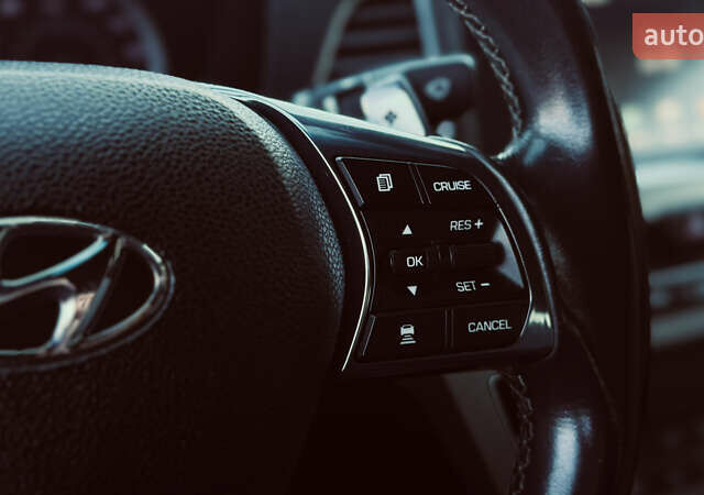 Серый Хендай Соната, объемом двигателя 2 л и пробегом 122 тыс. км за 13500 $, фото 34 на Automoto.ua