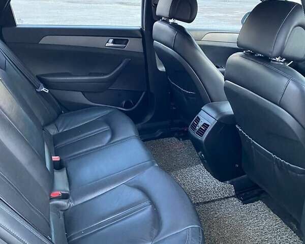 Серый Хендай Соната, объемом двигателя 2 л и пробегом 359 тыс. км за 9500 $, фото 56 на Automoto.ua