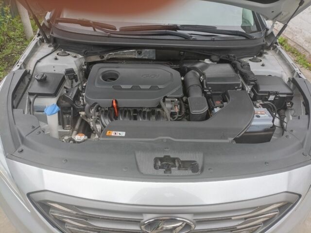 Серый Хендай Соната, объемом двигателя 2.4 л и пробегом 70 тыс. км за 11000 $, фото 10 на Automoto.ua