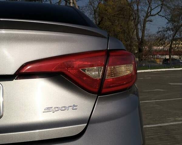 Серый Хендай Соната, объемом двигателя 2.36 л и пробегом 105 тыс. км за 11300 $, фото 3 на Automoto.ua