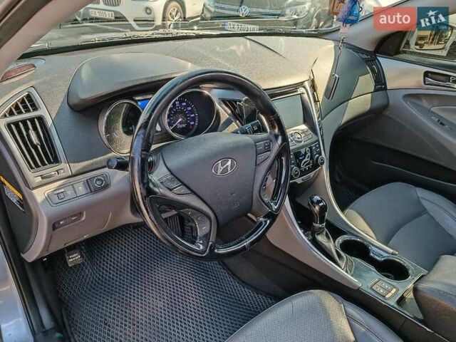 Сірий Хендай Соната, об'ємом двигуна 2.4 л та пробігом 207 тис. км за 11290 $, фото 23 на Automoto.ua