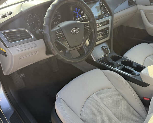 Хендай Соната 2014 у Одесі на Automoto.ua Сірий Хендай Соната, об'ємом двигуна 2.4 л та пробігом 159 тис. км за 9500 $, фото 13 на Automoto.ua