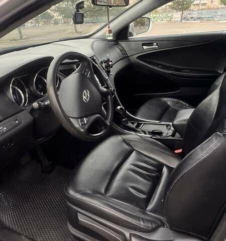 Серый Хендай Соната, объемом двигателя 2 л и пробегом 192 тыс. км за 8400 $, фото 15 на Automoto.ua