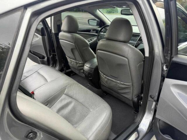 Серый Хендай Соната, объемом двигателя 2.4 л и пробегом 85 тыс. км за 5600 $, фото 12 на Automoto.ua