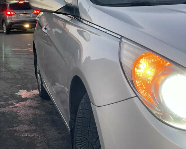 Серый Хендай Соната, объемом двигателя 2 л и пробегом 211 тыс. км за 7499 $, фото 16 на Automoto.ua