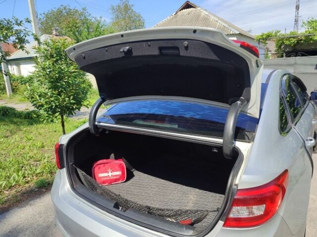 Серый Хендай Соната, объемом двигателя 2.4 л и пробегом 150 тыс. км за 10000 $, фото 3 на Automoto.ua