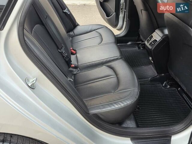 Сірий Хендай Соната, об'ємом двигуна 2 л та пробігом 255 тис. км за 9200 $, фото 32 на Automoto.ua