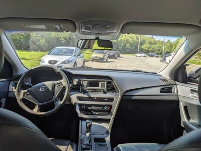 Сірий Хендай Соната, об'ємом двигуна 2 л та пробігом 360 тис. км за 10000 $, фото 5 на Automoto.ua