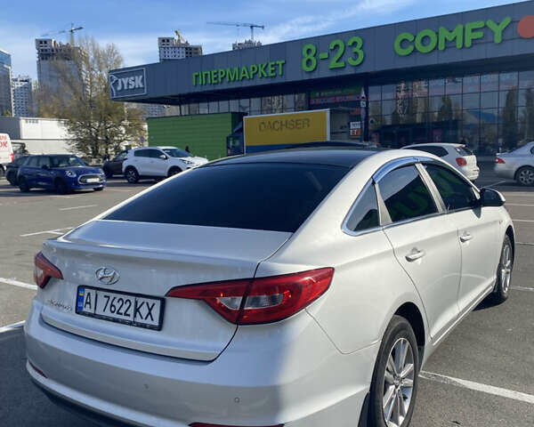 Хендай Соната 2014 у Києві на Automoto.ua Сірий Хендай Соната, об'ємом двигуна 2 л та пробігом 252 тис. км за 7350 $, фото 3 на Automoto.ua