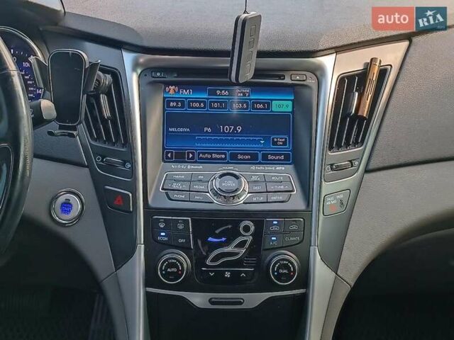 Сірий Хендай Соната, об'ємом двигуна 2.4 л та пробігом 207 тис. км за 11290 $, фото 17 на Automoto.ua