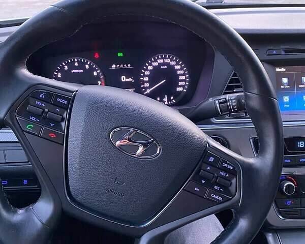 Серый Хендай Соната, объемом двигателя 2 л и пробегом 359 тыс. км за 9500 $, фото 46 на Automoto.ua