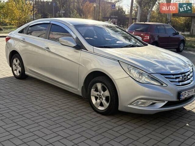 Серый Хендай Соната, объемом двигателя 2 л и пробегом 222 тыс. км за 6999 $, фото 9 на Automoto.ua