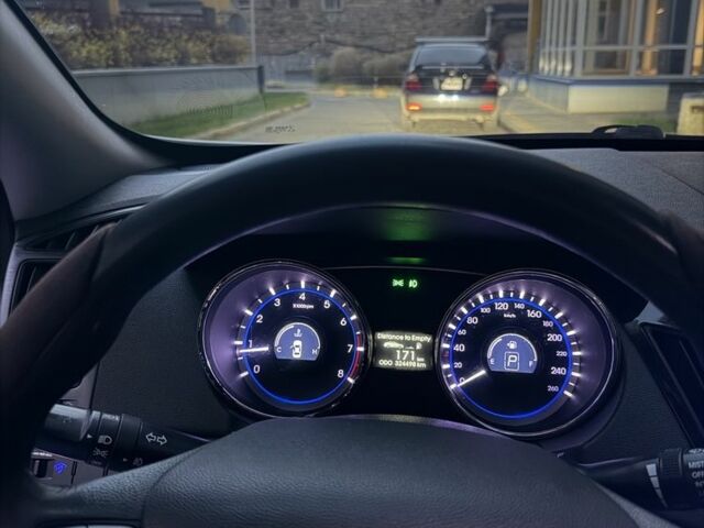 Серый Хендай Соната, объемом двигателя 2 л и пробегом 320 тыс. км за 7200 $, фото 5 на Automoto.ua