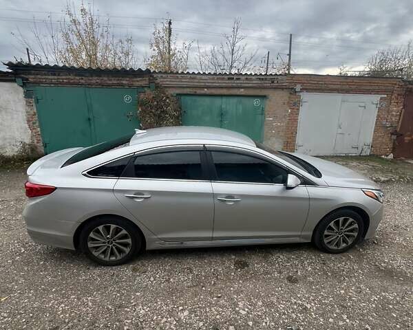 Сірий Хендай Соната, об'ємом двигуна 2.36 л та пробігом 118 тис. км за 9700 $, фото 4 на Automoto.ua