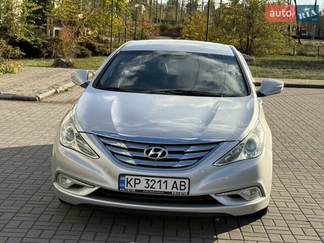 Серый Хендай Соната, объемом двигателя 2 л и пробегом 222 тыс. км за 6999 $, фото 13 на Automoto.ua
