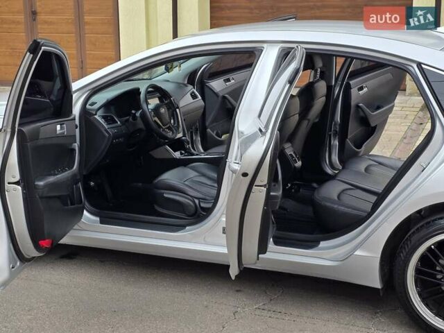 Сірий Хендай Соната, об'ємом двигуна 2 л та пробігом 255 тис. км за 9200 $, фото 19 на Automoto.ua