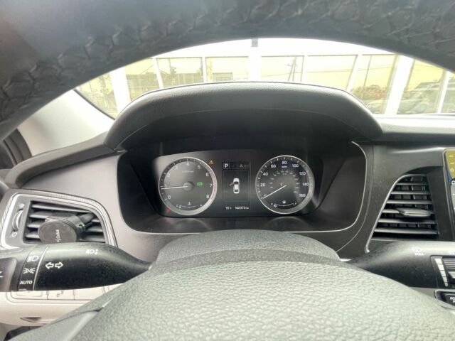 Серый Хендай Соната, объемом двигателя 2.4 л и пробегом 136 тыс. км за 10800 $, фото 4 на Automoto.ua