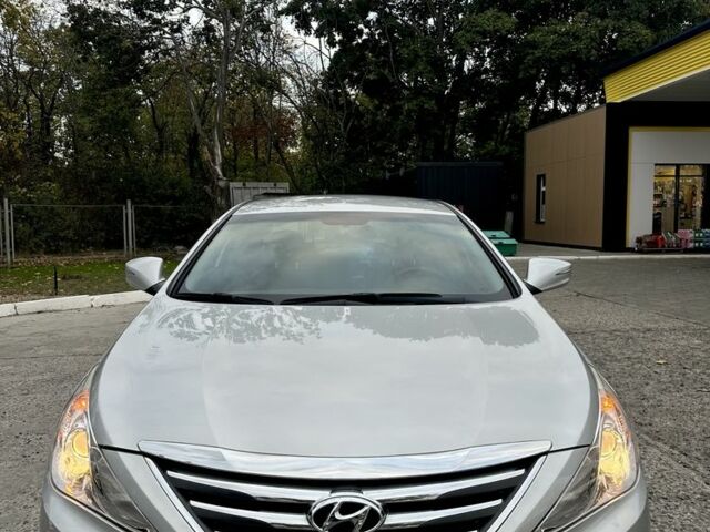 Сірий Хендай Соната, об'ємом двигуна 2 л та пробігом 305 тис. км за 6900 $, фото 2 на Automoto.ua