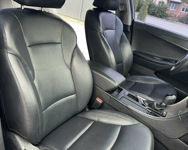 Сірий Хендай Соната, об'ємом двигуна 2 л та пробігом 280 тис. км за 8200 $, фото 15 на Automoto.ua