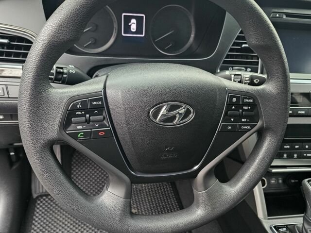 Серый Хендай Соната, объемом двигателя 2 л и пробегом 60 тыс. км за 14200 $, фото 13 на Automoto.ua