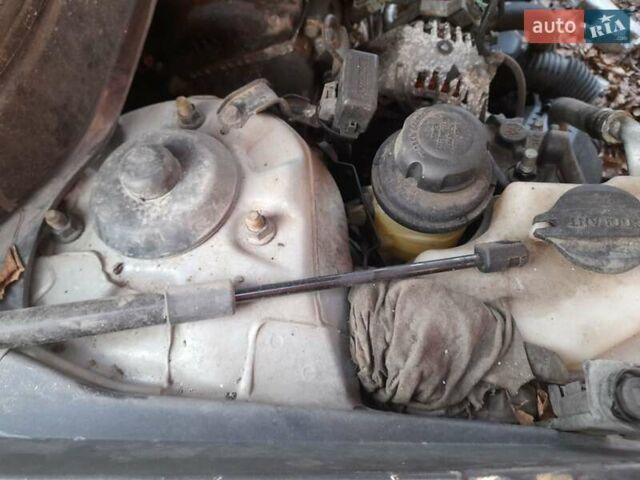 Сірий Хендай Соната, об'ємом двигуна 2 л та пробігом 320 тис. км за 3100 $, фото 18 на Automoto.ua