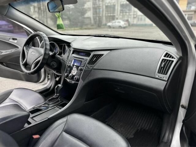 Хендай Соната 2014 в Запорожье на Automoto.ua Серый Хендай Соната, объемом двигателя 2 л и пробегом 213 тыс. км за 7500 $, фото 2 на Automoto.ua