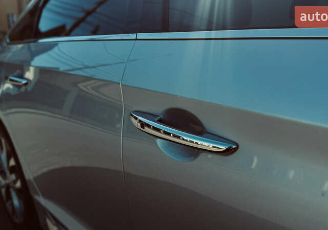 Серый Хендай Соната, объемом двигателя 2 л и пробегом 122 тыс. км за 13500 $, фото 5 на Automoto.ua