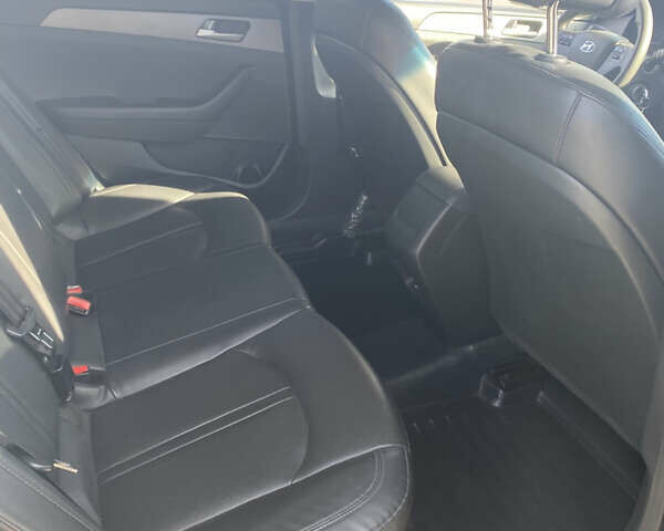 Хендай Соната 2014 у Києві на Automoto.ua Сірий Хендай Соната, об'ємом двигуна 2 л та пробігом 252 тис. км за 7350 $, фото 9 на Automoto.ua