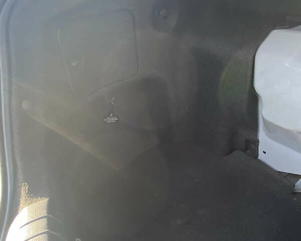 Хендай Соната 2014 у Києві на Automoto.ua Сірий Хендай Соната, об'ємом двигуна 2 л та пробігом 252 тис. км за 7350 $, фото 26 на Automoto.ua