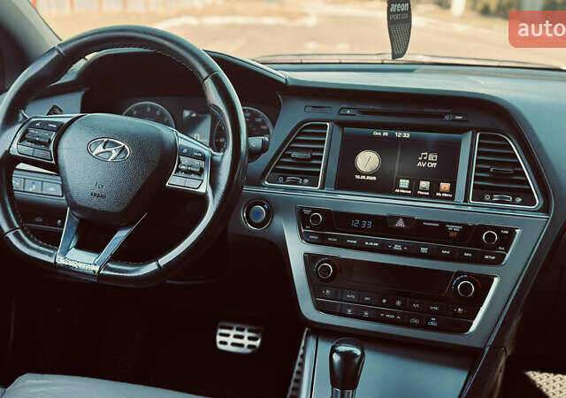 Серый Хендай Соната, объемом двигателя 2 л и пробегом 122 тыс. км за 13500 $, фото 27 на Automoto.ua